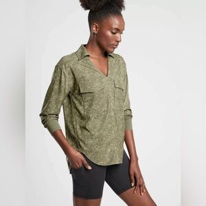 Athleta Zuma Printed Top in Viper Shadow Olive Green, Size XS, Collared V Neck